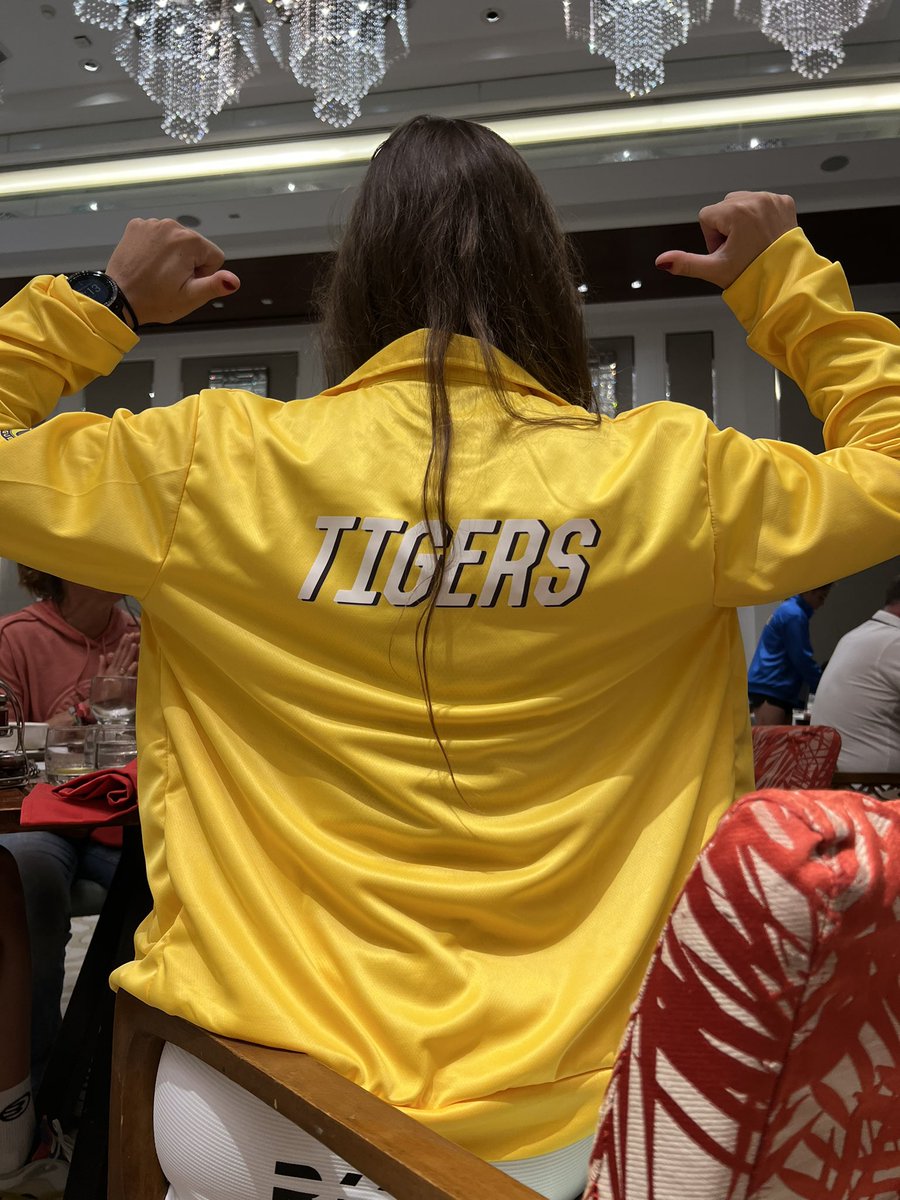 VAMOS LOS 🐅TIGERS🐅

 Primer día en <a href="/wplworld/">WorldPadelLeague_Official</a> #dubai 🇦🇪

<a href="/paquito_navarro/">Paquito Navarro</a> <a href="/ChingottoFede/">FedeChingotto</a> <a href="/JuuanTello/">Juan Tello🐱</a> <a href="/v_iglesias94/">Victoria Iglesias</a> <a href="/DelfiBrea/">Delfi Brea</a> <a href="/willylahoz/">Willy Lahoz</a>