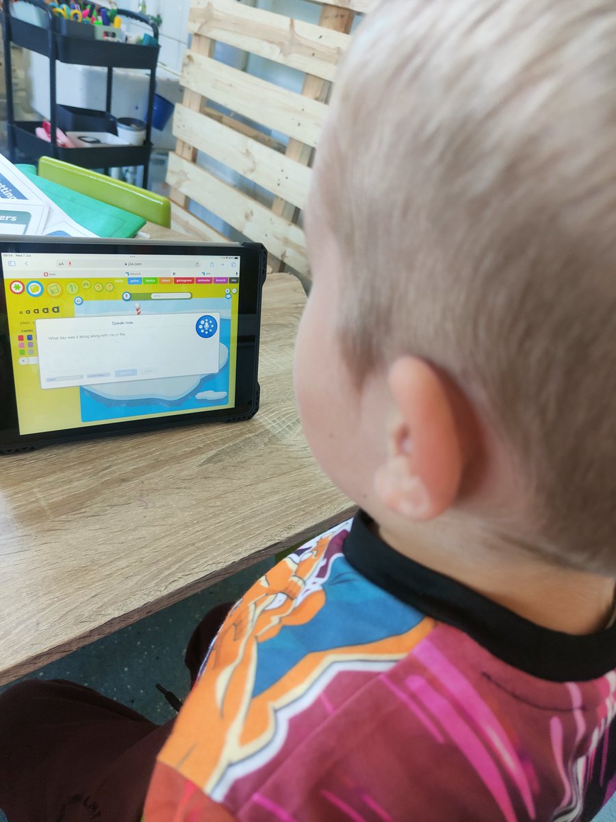 Holtonprimary's tweet photo. #HPSRec are creating their own stories on @just2easy_com using the speech to text tool! We are changing the font, colour and size of our text and making sure to press save! 💾 #HPSDigital #HPSLanguages https://t.co/orxQF7LVny