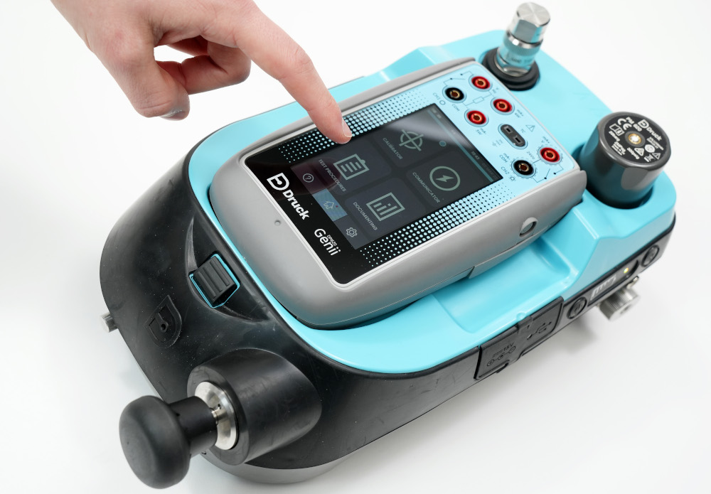 AsitTweet's tweet photo. Nuovo regolatore di pressione ibrido Druck PV624

Il PV624 è un regolatore di pressione ibrido portatile che associa i vantaggi della generazione di pressione manuale con la generazione e il controllo automatici.

#Druck #PV624 #StrumentiMisura https://t.co/f5tKlprcIz