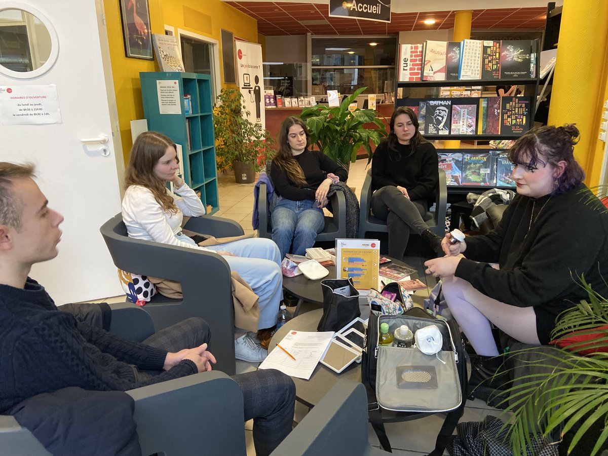 CaenMDE's tweet photo. La fin d'année approche mais on ne chôme pas pour vous préparer le programme d'activités de la rentrée 2023-2024 😉
En attendant, retour photos sur des ateliers arts créatifs, maquillage, produits cosmétiques et nos cafés polyglottes ! https://t.co/ignHOe7dRc