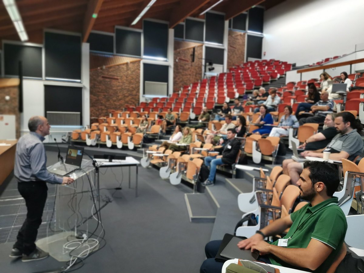 Happy to host members of the Cost Harmony network at Oniris. Three days of talks and teaching about Bayesian latent class models and their use in epidemiological research.