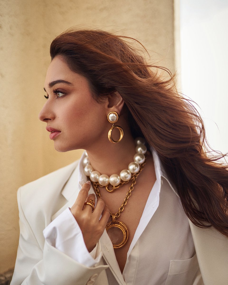 tamannaahspeaks's tweet photo. Jee Karda 🤍🤍🤍 https://t.co/VDnpBSHsHw