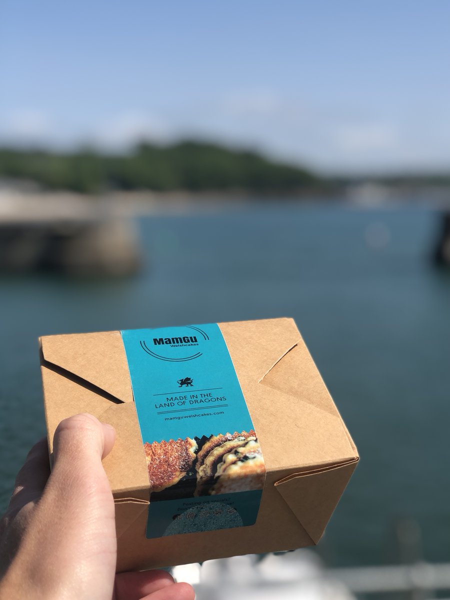 Welshcakes with a view!😍👌🏼
Take this as a sign to make the most of this beautiful weather! Go grab your mates, a coffee & some welshcakes & enjoy on the harbour wall in the glorious sunshine!
Fresh off the griddle welshcakes at the ready!
📍Solva SA62 6UU
📍Saundersfoot SA69 9HE