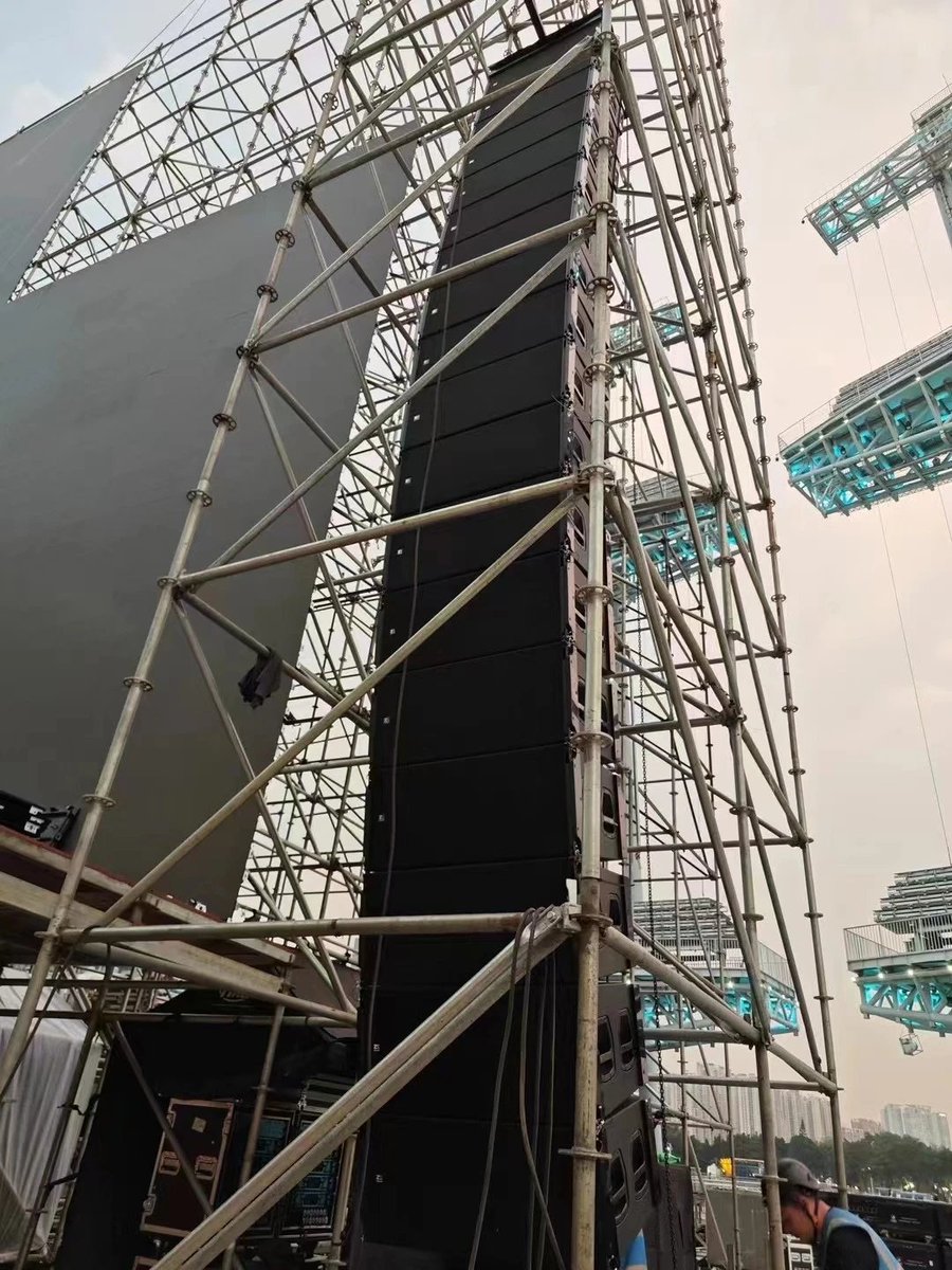 zsoundnigeria's tweet photo. Dual-purpose World class professional stage, light and sound. 
What's your choice for line array system?
#zsoundnigeria #zsoundwestafrica #zsoundproaudio 
#zsoundafrica #linearraysystem #zsoundevents #zsoundlinearray #zsoundtraining #eventplanner #nigeriaevents #asaba https://t.co/YKI0LEUSs1