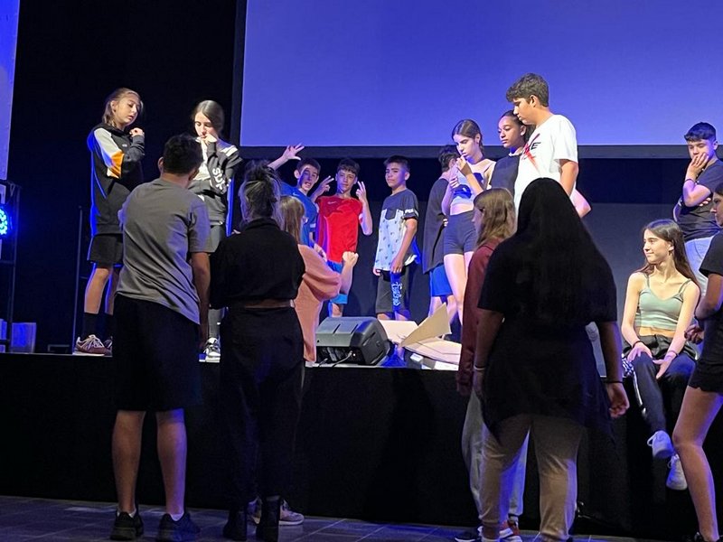 iesmoisesbroggi's tweet image. El grup de 2n d’ESO d’arts escèniques estrena la seva obra “ANIVERSARI FELIÇ?”  #lapoderosa institutbroggi.org/el-grup-de-2n-…