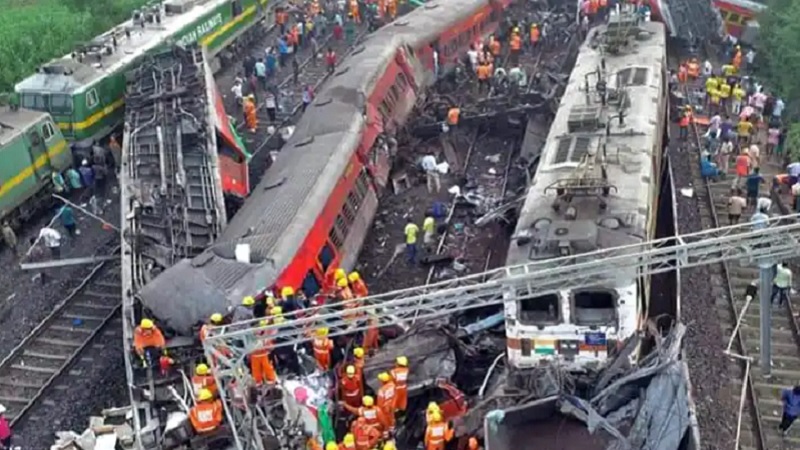 news_thikana's tweet image. सुलगता सवाल...! कोरोमंडल एक्सप्रेस को जाना था सीधा, फिर क्यों गई लूप लाइन पर
newsthikana.com/post/burning-q…
#Balasore #TrainAccident #ImportantQuestion #CoromandalExpress #supposedTostraight #whycameOnLoopLine