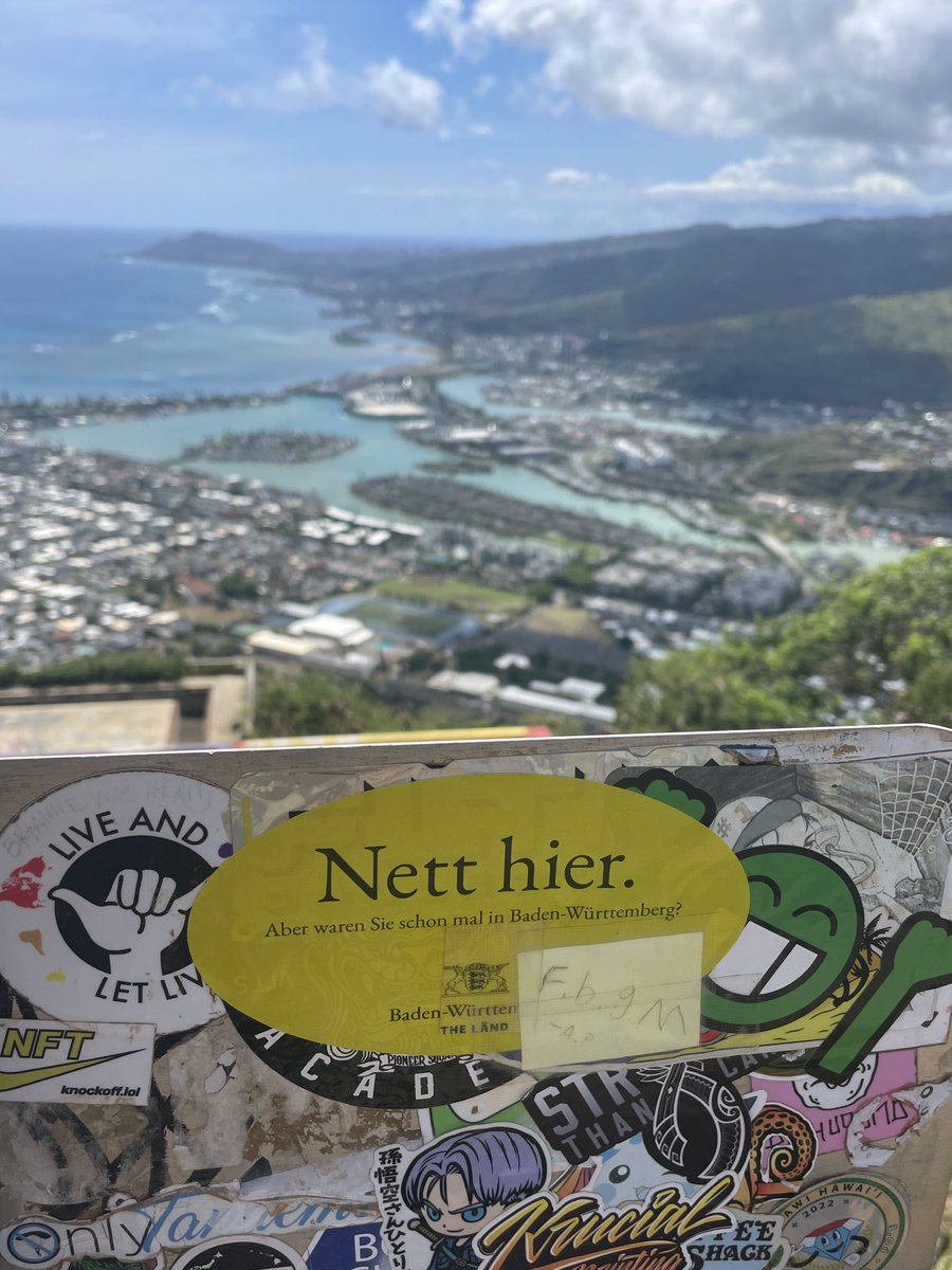 Rauszukommen und mal ein bisschen abschalten auf Hawaii tat mir so gut! Bei einer Wanderung zum Koko Head habe ich das hier entdeckt. Irgendwie sind wir Deutschen doch überall :D das ist dein Zeichen auch ins Ausland zu gehen!!😉 #studierenweltweit #erlebees