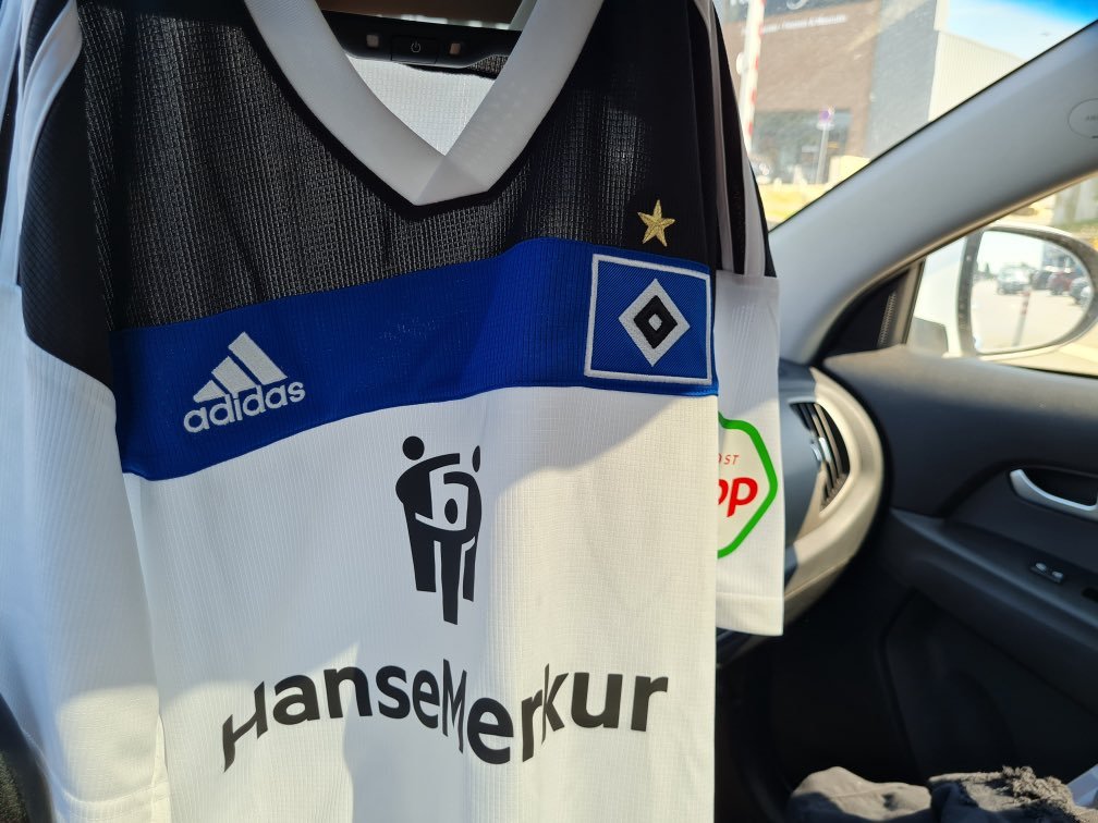 KevomData's tweet image. Le maillot mystère vient d&apos;arriver à la maison !
Maillot Domicile de Hambourg !
Très content d&apos;avoir eu cette chance, c&apos;est exactement pour ça qu&apos;on joue à ce jeu, créer un lien entre le virtuel et le physique.
Thanks @Sorare @ni2las