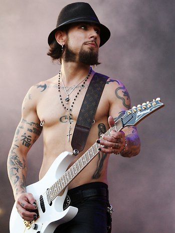 Happy 56th Birthday to the legendary guitarist #DaveNavarro 🎉
#JanesAddiction #RedHotChiliPeppers