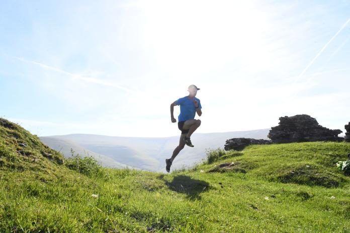 Happy #GlobalRunningDay to all our Tribe!

📸: @mooroutdoors wears the Endure Tee in Fresh Blue
#TreadLightly #tribesports