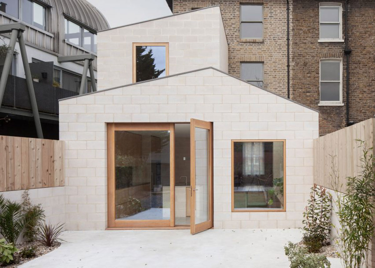concretecentre's tweet photo. The amount of material wasted on site is an important factor in #whole-lifecarbon calculations, but the rates used for #concrete in most methodologies are out of date. Find out more in #CQSpring, out now https://t.co/fiBk4dd3JT https://t.co/oNzufXeG8u