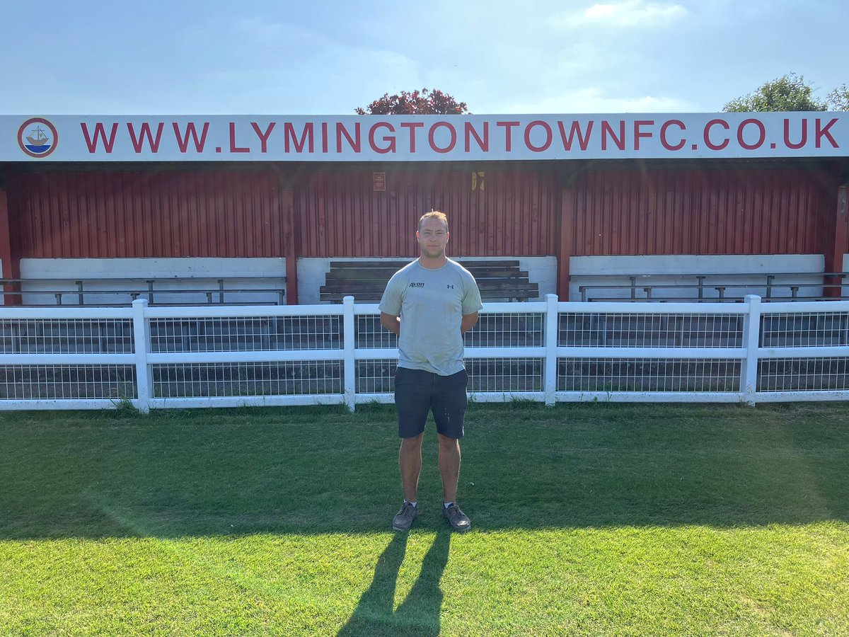 lymingtontownfc's tweet photo. ๐จNew Signing Alert๐จ
โ๏ธ Lymington Town are pleased to announce the signing of Jason Walbanke. Having previously played for Lymington, Jason is a ball playing, tough tackling centre midfielder. Jason joins us for the 2023/24 season.
#welcomejason #upthelymo๐ต๐ชโฝ๏ธ๐ต๐ช https://t.co/RxMyVtPOCY