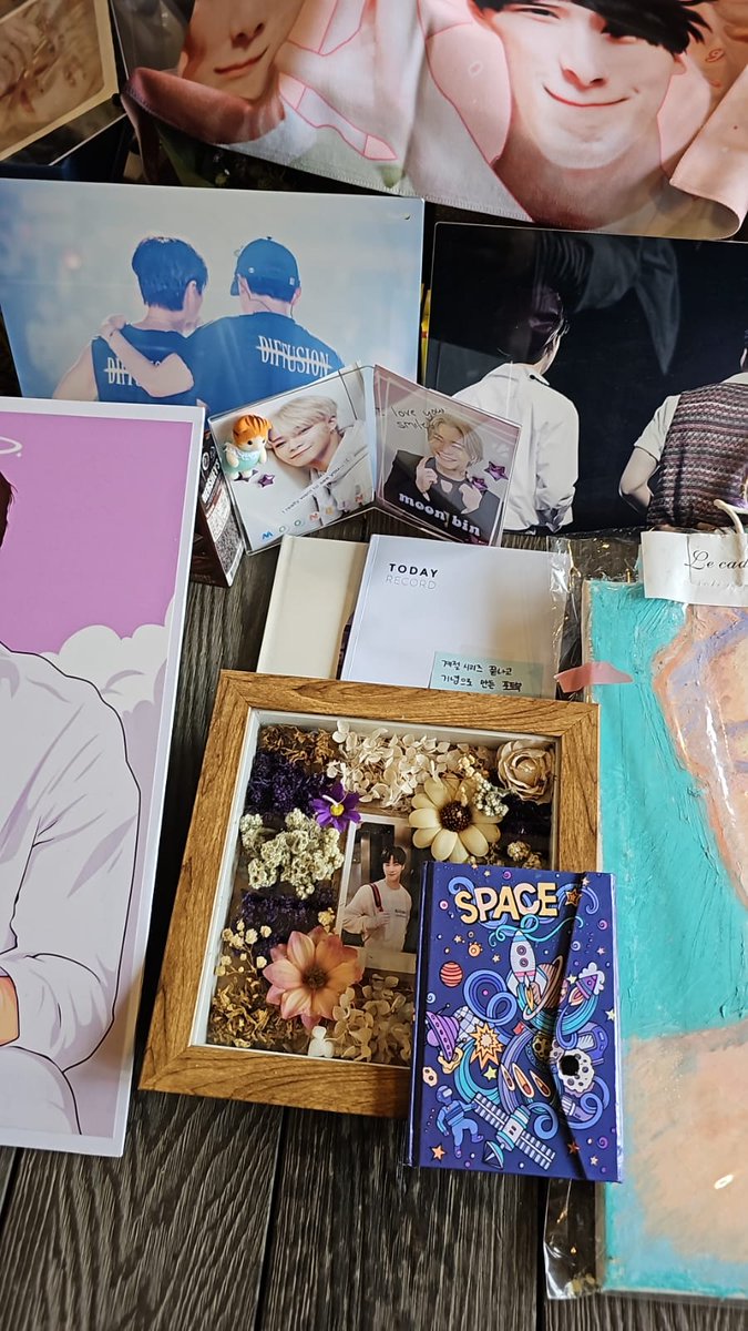 ddanighte's tweet photo. hallo rohaa sorry telat update:"). surat dari kalian untuk moonbin sudah sampai di fantagio ♡  terimakasih sudah mau ikut project ini💜. jgn lupa makan yg banyak,istirahat yang cukup,minum air yg banyak,dan jangan lupa untuk selalu tersenyum. semangat roha jgn sedih2 terus😊💜💖 https://t.co/WgcQstiDD3