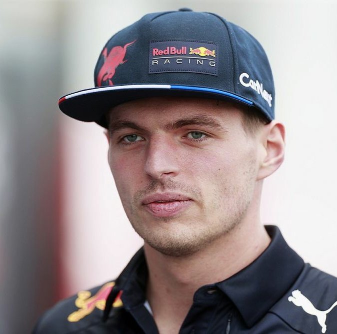 aisselah's tweet photo. If F1 was a movie fancast today brings you Dominic Sherwood as Max Verstappen https://t.co/3jBA4jDXDh