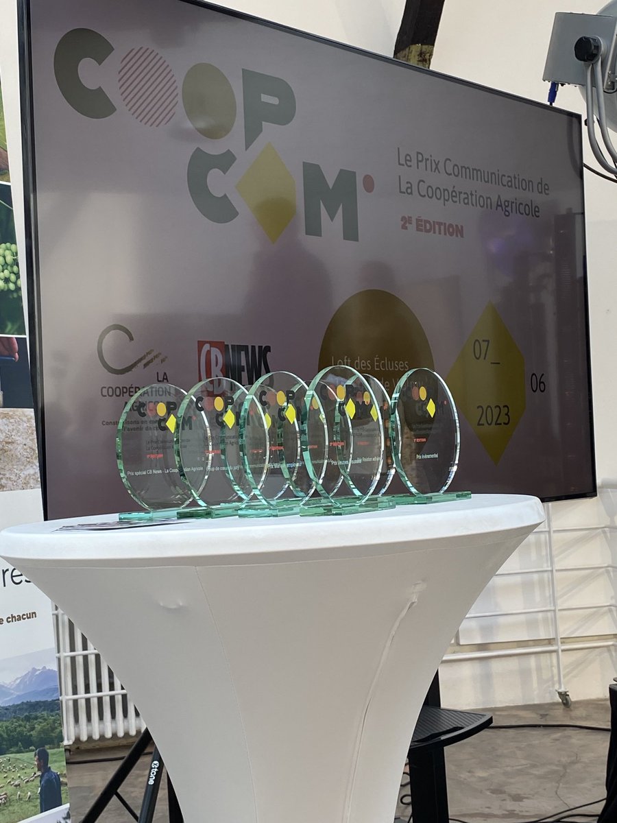 sebastien_evain's tweet image. C’est parti pour le #prixcoopcom organisé par la ⁦@lacoopagricole⁩ !

Très heureux d’être membre du Jury en tant que président du ⁦@SYRPAcom⁩ pour faire rayonner la #communicationAgricole 🚜 !