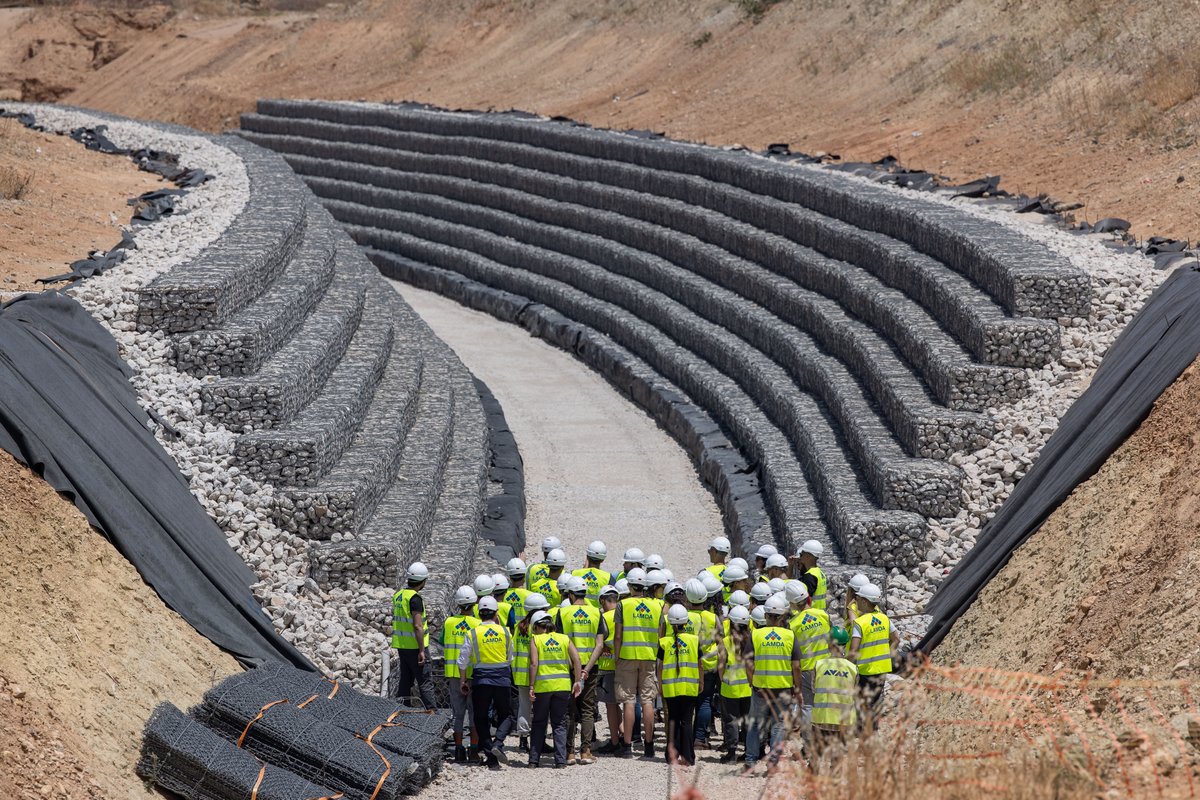 Lamda_Dev's tweet image. Το #TheEllinikon υποδέχεται αναγνωρισμένα ελληνικά και διεθνή πανεπιστήμια και αποτελεί έμπνευση για την επόμενη γενιά!
#LAMDADevelopment #LAMDADev