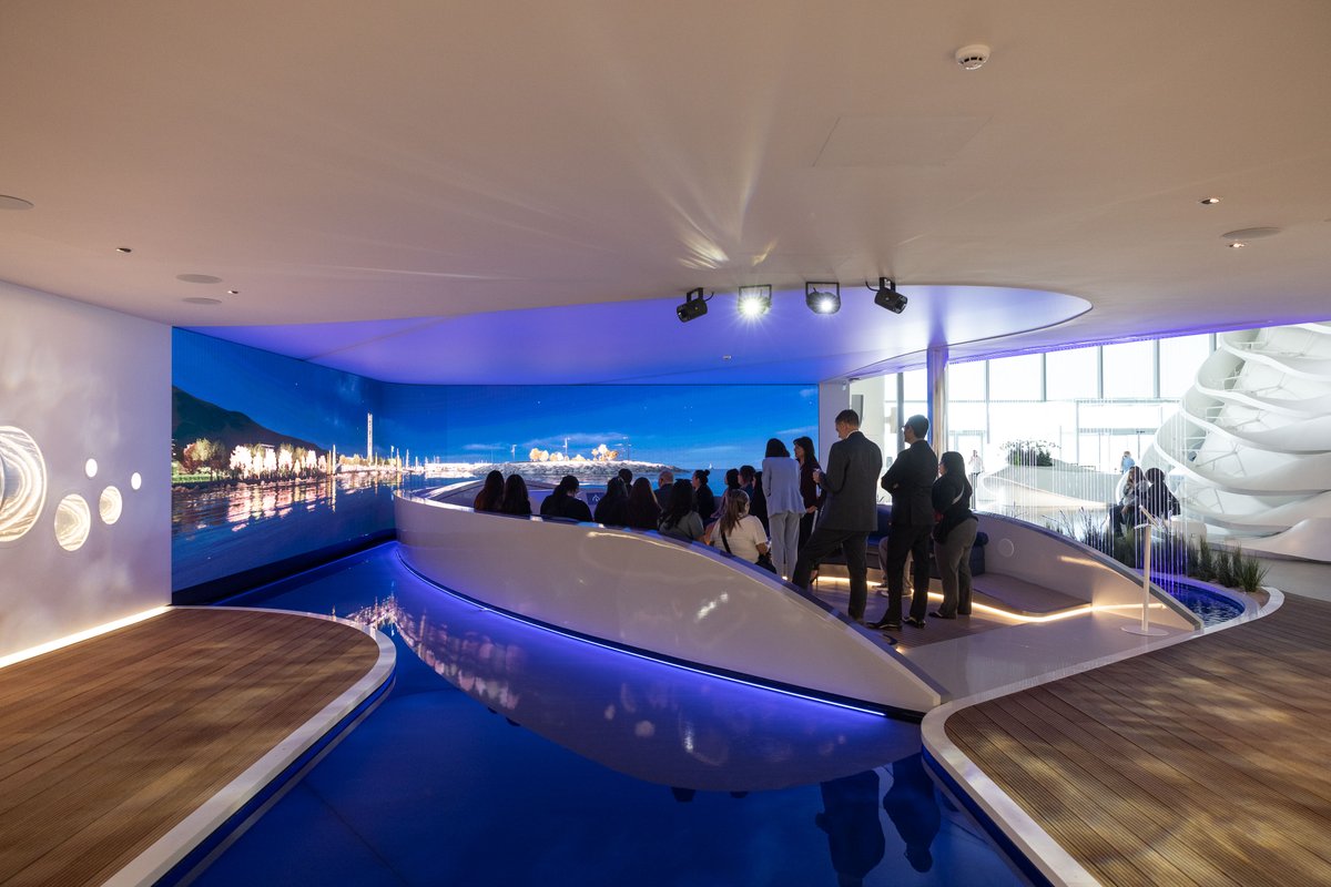 Lamda_Dev's tweet image. Το #TheEllinikon υποδέχεται αναγνωρισμένα ελληνικά και διεθνή πανεπιστήμια και αποτελεί έμπνευση για την επόμενη γενιά!
#LAMDADevelopment #LAMDADev