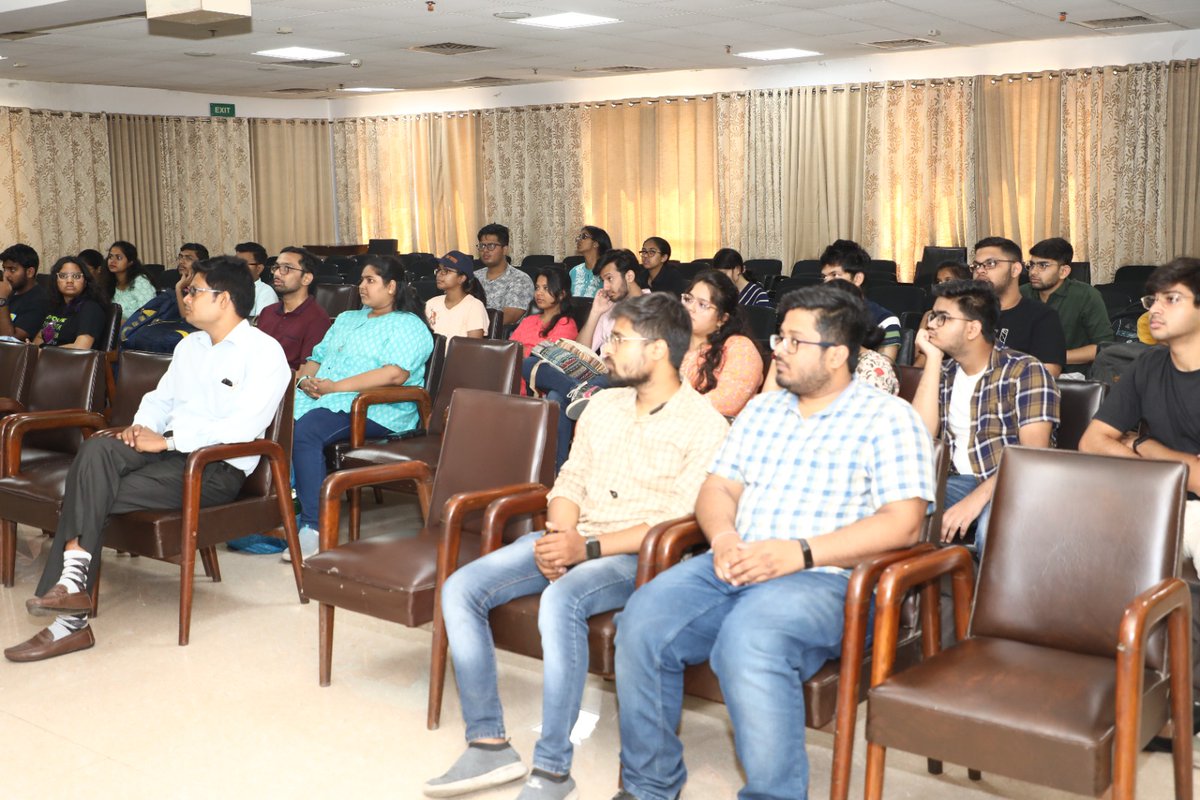 CSIR_CDRI's tweet photo. #DrSanjeevShukla @DrSanShukla, Coordinator, #SkillDevelopmentProgramme, welcomed the students during the orientation session and motivated young minds
@AICTE_INDIA @AIMtoInnovate @NITIAayog https://t.co/Z5rmZSKcJ1