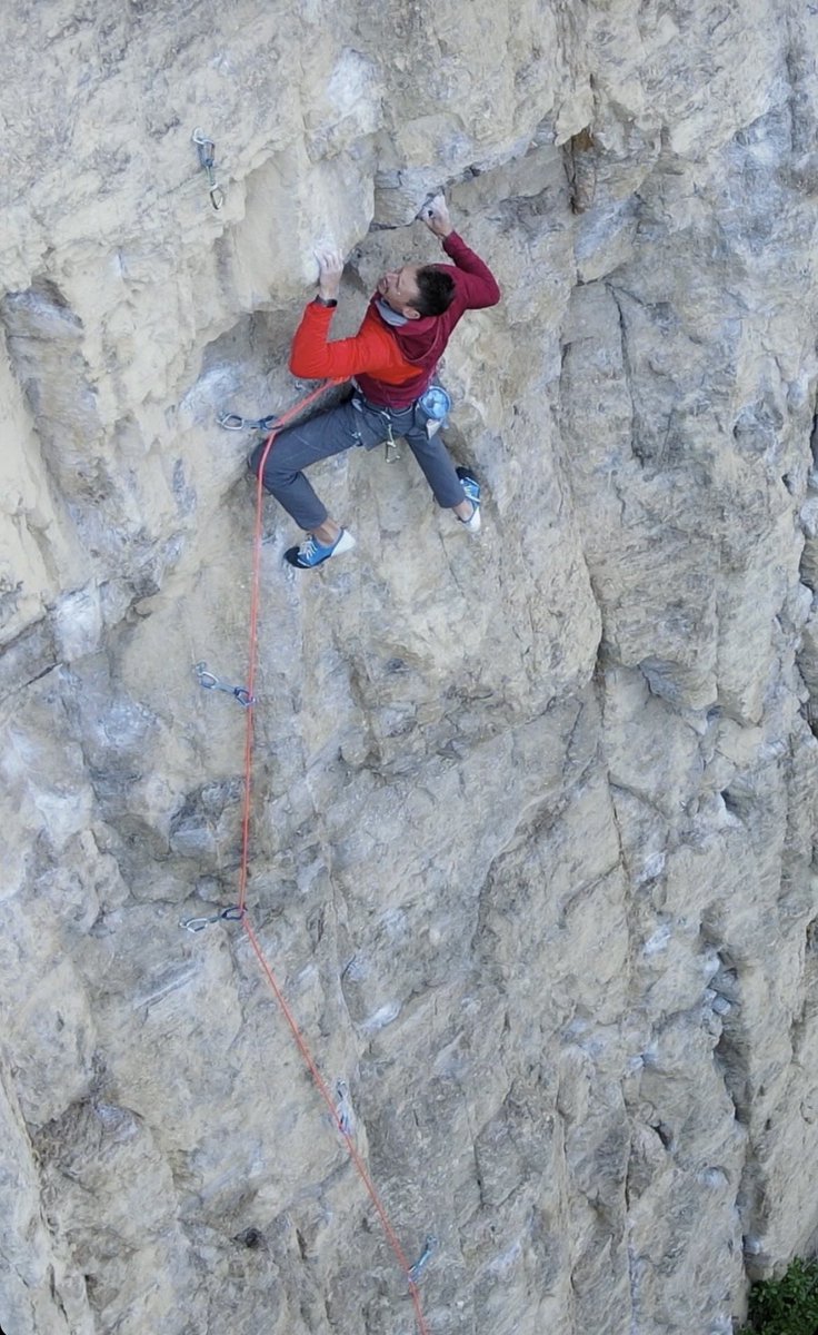 The #indomitableclimber Matt Lloyd and his #TulsonTolf OUT climbing shoes + chalk bag climbing at #Colorado mountains 💡
