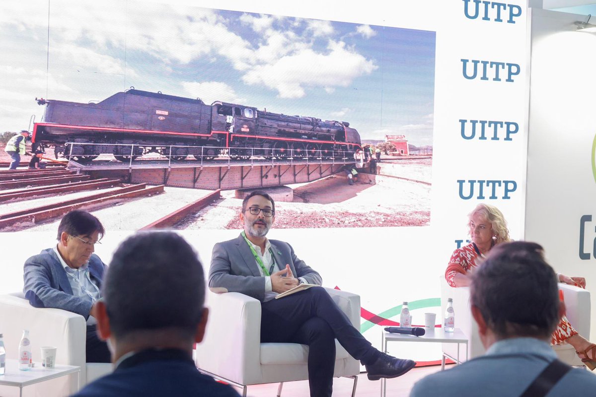 🗣️ <a href="/CCEsplugas/">Carles Casas Esplugas</a> ha destacat la importància de “vincular el #patrimoni al context on es va desenvolupar l’activitat” com és el cas de l’Espai de la Via Mètrica, a Martorell, amb material mòbil que va donar servei a la línia Llobregat-Anoia #UITP2023