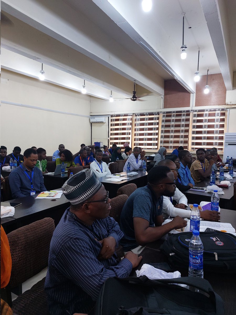 FETUNILORIN's tweet photo. #FETiCON2023

One of our ongoing sessions at the Compute TEAL studio in Block 10

Early refreshments have been served as the final hours tick towards the finale.

📸 https://t.co/TfsFALUn9K