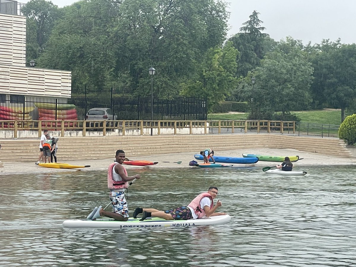 HEHS_SAFA's tweet photo. #HEHSHawks, #Exchange2023 Day #8 Club Oxio Usera Piragüismo: Kayak, pádel surf, canoa https://t.co/adU92MDRjx