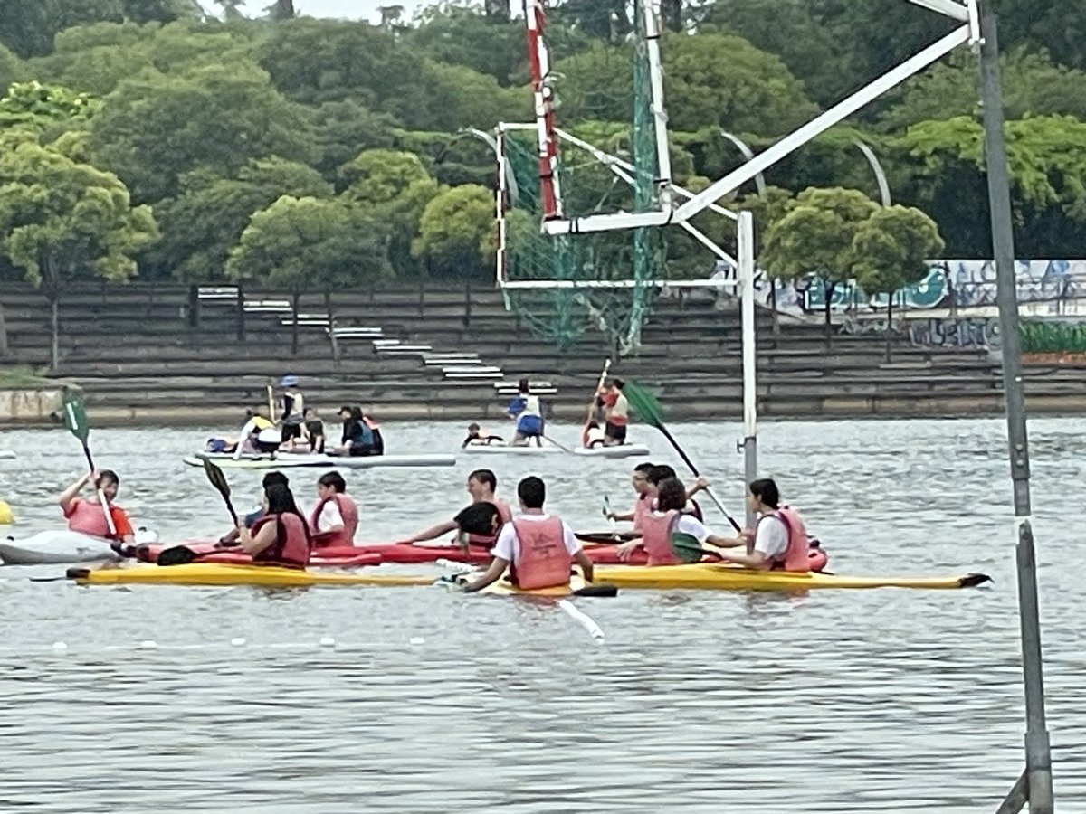 HEHS_SAFA's tweet photo. #HEHSHawks, #Exchange2023 Day #8 Club Oxio Usera Piragüismo: Kayak, pádel surf, canoa https://t.co/adU92MDRjx