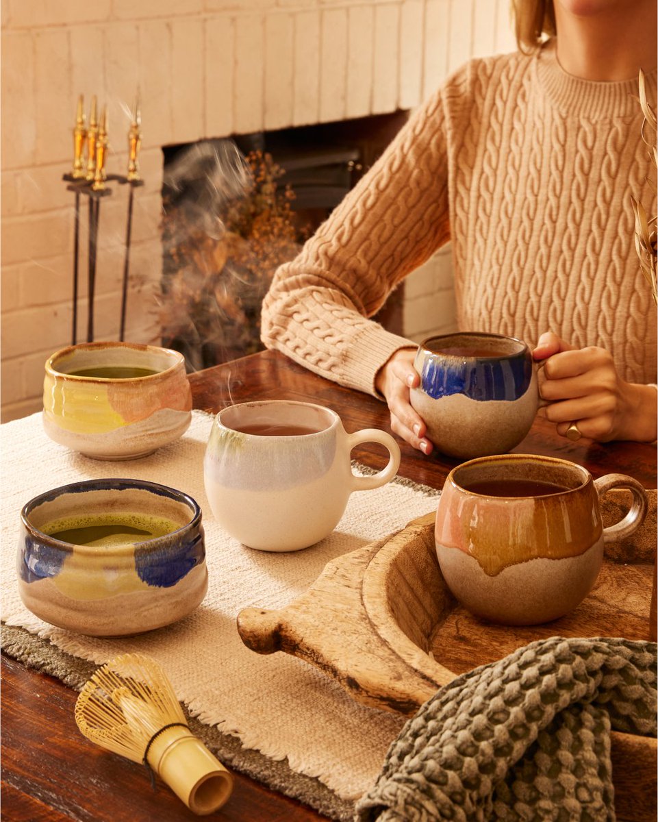 Embrace the warmth of every sip this winter with our A Cor Da Vida collection. These hand-crafted pieces are adorned in earthy pink, aqua and blued-hued glazes and hold even the most generous amount of tea and matcha. Shop now: spr.ly/6017OagIL #T2Tea #Matcha #Stoneware