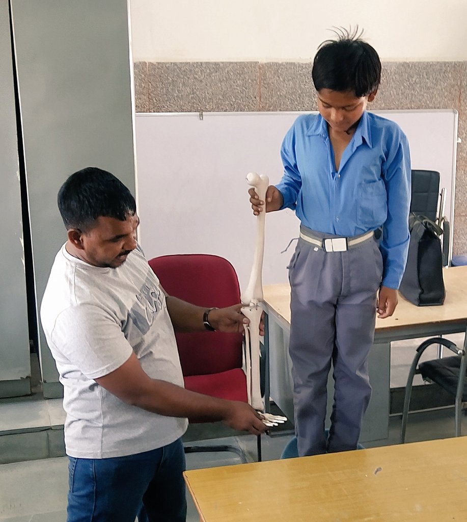 Inder_sut's tweet photo. Learning By Doing
#GBSSS_LADPUR
DEMONSTRATION OF BONE AND JOINTS
#Job_nhi_junoon
@Dir_Education 
@DSTF_2020 
@SCERT2021 
@gupta_iitdelhi 
@AmardeepDabas2 
@dilli_shiksha https://t.co/BdvmWM1FK0