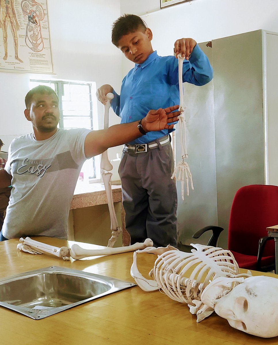 Inder_sut's tweet photo. Learning By Doing
#GBSSS_LADPUR
DEMONSTRATION OF BONE AND JOINTS
#Job_nhi_junoon
@Dir_Education 
@DSTF_2020 
@SCERT2021 
@gupta_iitdelhi 
@AmardeepDabas2 
@dilli_shiksha https://t.co/BdvmWM1FK0