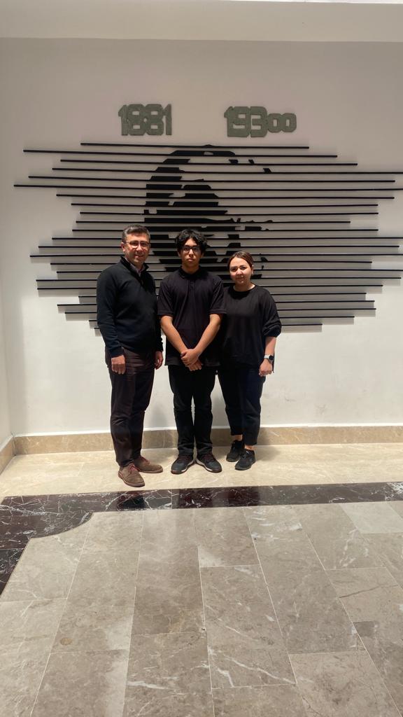 Doğa Koleji İncek Kampüsü 9. sınıf öğrencimiz Çağatay Yıldız Avrupa İnsan Genetiği Topluluğu tarafından düzenlenen Avrupa DNA Günü Kompozisyon yarışmasında 4. olarak mansiyon ödülü almıştır. <a href="/DogaOkullari/">Doğa Koleji</a> <a href="/ErsinGuctekin/">Ersin Güçtekin</a> <a href="/ilkay04cakir/">İlkay Çakır</a>