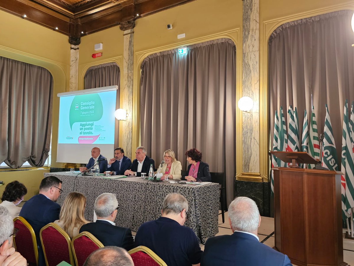 CislPaTp's tweet photo. L'intervento del segretario @leonardolapiana  al consiglio generale @CislSicilia alla presenza del segretario generale @CislNazionale #Sbarra sull’avvio a partire da domani a Palermo della raccolta firme per la proposta di legge di iniziativa popolare sulla Partecipazione. https://t.co/S4QYkPU2MF