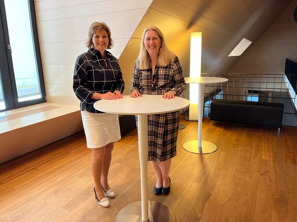 SECO_StateSec's tweet photo. Integrierte Nachhaltigkeit in der Schweizer Exportförderung - so das Thema der VR-Klausur von @SGE. 
🙏Danke an Switzerland Global Enterprise und ihre Präsidentin Ruth Metzler für den Austausch und die fruchtbare Zusammenarbeit. https://t.co/PdQkhWFwiH