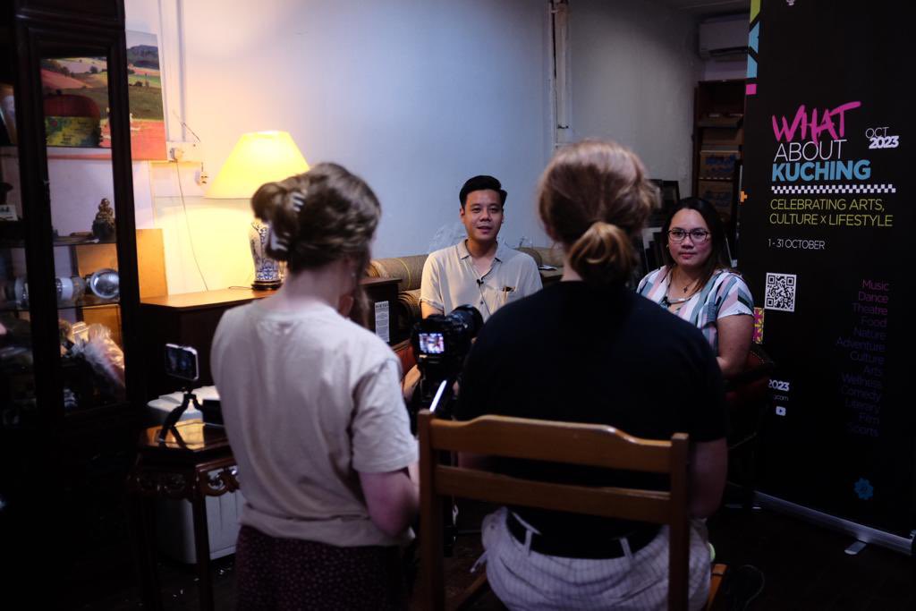 rellypops's tweet image. Day 5 study tour and @SwinHASS students are busy booking in interviews, filming and crafting their narratives. 

@Swinburne @MaxMobile @drew_jm