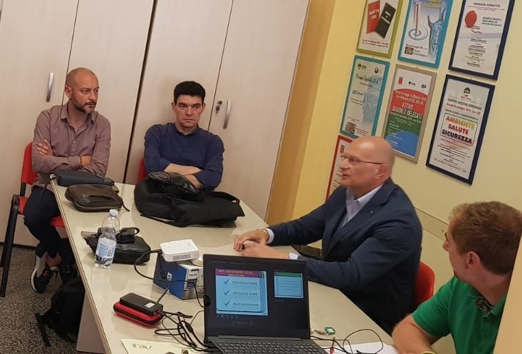 #07giugno parte il  percorso fornativo tra FilcaCisl TaBr e @InasCisl #TarantoBrindisi Rafforzare il nostro ruolo sociale di prossimità è un dovere verso i lavoratori. 
Chiude i lavori dellaprima giornata il Seg.Gen.UST TaBr @gianfr_solazzo
@CislPuglia @CislTaBr @filcacislpuglia