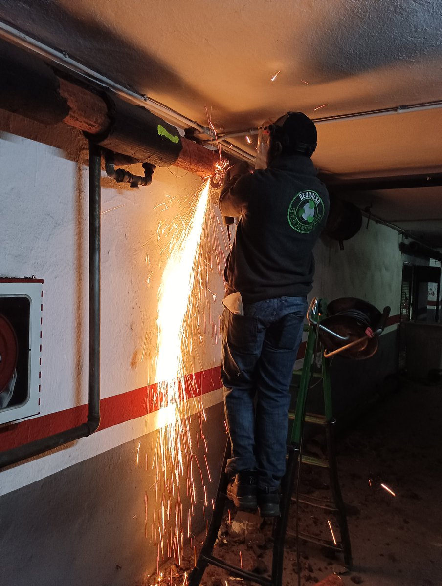 Recoalsa_VLC's tweet photo. DESMANTELAMIENTO DE NEGOCIOS, MAQUINARIA INDUSTRIAL Y NEGOCIOS.
https://t.co/aQone6hasH
Tel:961233405
#Desmontajesindustriales #Negocios #Valencia #Empresas #Chatarra #Metales https://t.co/LYDwZ8UEpG
