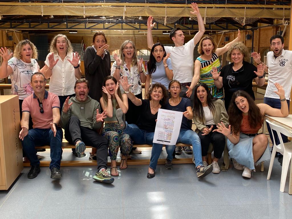 Desde <a href="/grupopafs/">Grupo PAFS</a> , queremos transmitir nuestra felicidad tras celebrar el #SeminarioPACOyPACA y agradecer a todos los asistentes sus aportaciones 👏🏻👏🏻👏🏻

#ProyectoPACOyPACA
<a href="/susaznarlain/">Susana Aznar</a> <a href="/IP_Quintana/">Iván PinillaQuintana</a>  <a href="/virgarcoll/">Virginia García Coll</a> <a href="/FACDEPORTEUCLM/">FAC. DEPORTE. UCLM</a> <a href="/uclm_es/">Universidad de Castilla-La Mancha</a> 
<a href="/AFIPS_UV/">AFIPS group</a> <a href="/profithugr/">PROFITH UGR</a> FENIX Sandy Mandic