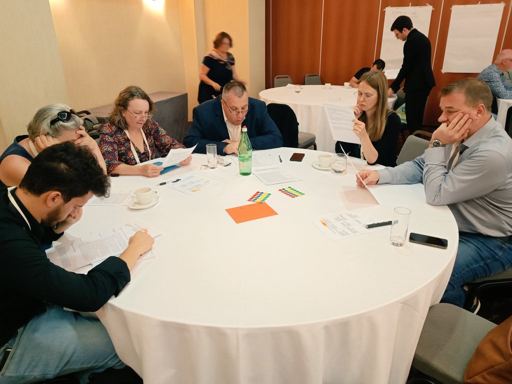 EAEA2020's tweet photo. Very focused work in our workshop on building green partnerships at the #EAEAconf @EAEA2020 #sustainabilitylearning #greentransition #justtransition https://t.co/Q9vxdHajks