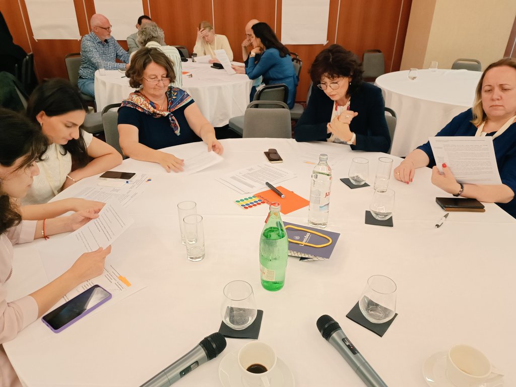EAEA2020's tweet photo. Very focused work in our workshop on building green partnerships at the #EAEAconf @EAEA2020 #sustainabilitylearning #greentransition #justtransition https://t.co/Q9vxdHajks