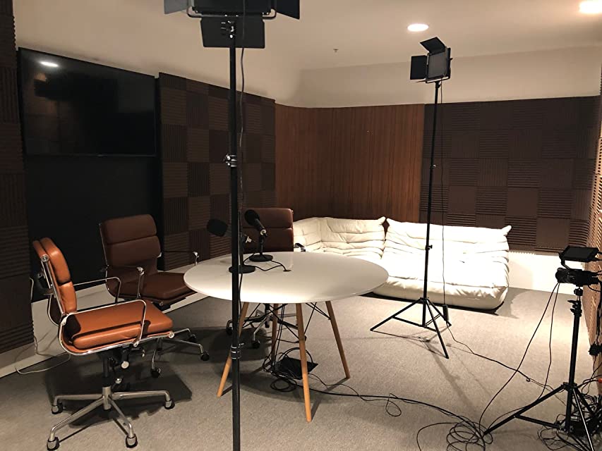 AZ Los Angeles did an excellent podcasting studio design with our brown acoustic foam panels! . SHOP NOW: ow.ly/crKS50OHowQ . #podcasting #podcast #acousticpanels #acousticfoam #acousticsolutions #soundassured #acousticsolutions #podcastsetup #podcaststudio