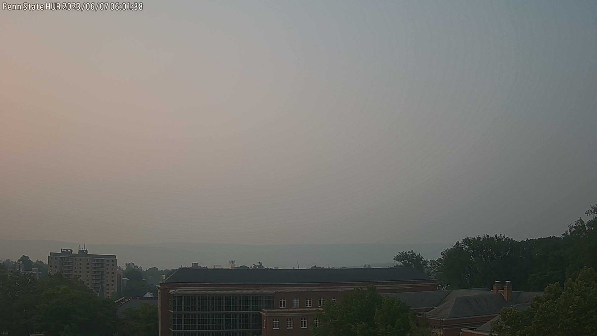 HUBWeatherSTEM's tweet image. Penn State HUB at sunrise and it's 50.8 F.