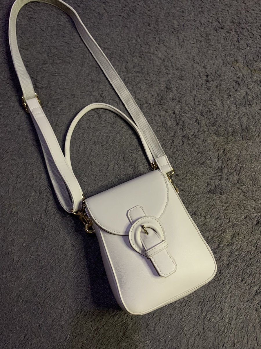 abcdewia's tweet photo. — Mooni Slingbag
Aaaa so cute! Modelnya kecil ramping, ini muat dompet, hp + printilan yg kecil. Bahannya lembut, dapat 2 tali bisa jadi sling/sholderbag 💗 

🛒 https://t.co/CrsEnjok8X https://t.co/XTnhomp3dZ