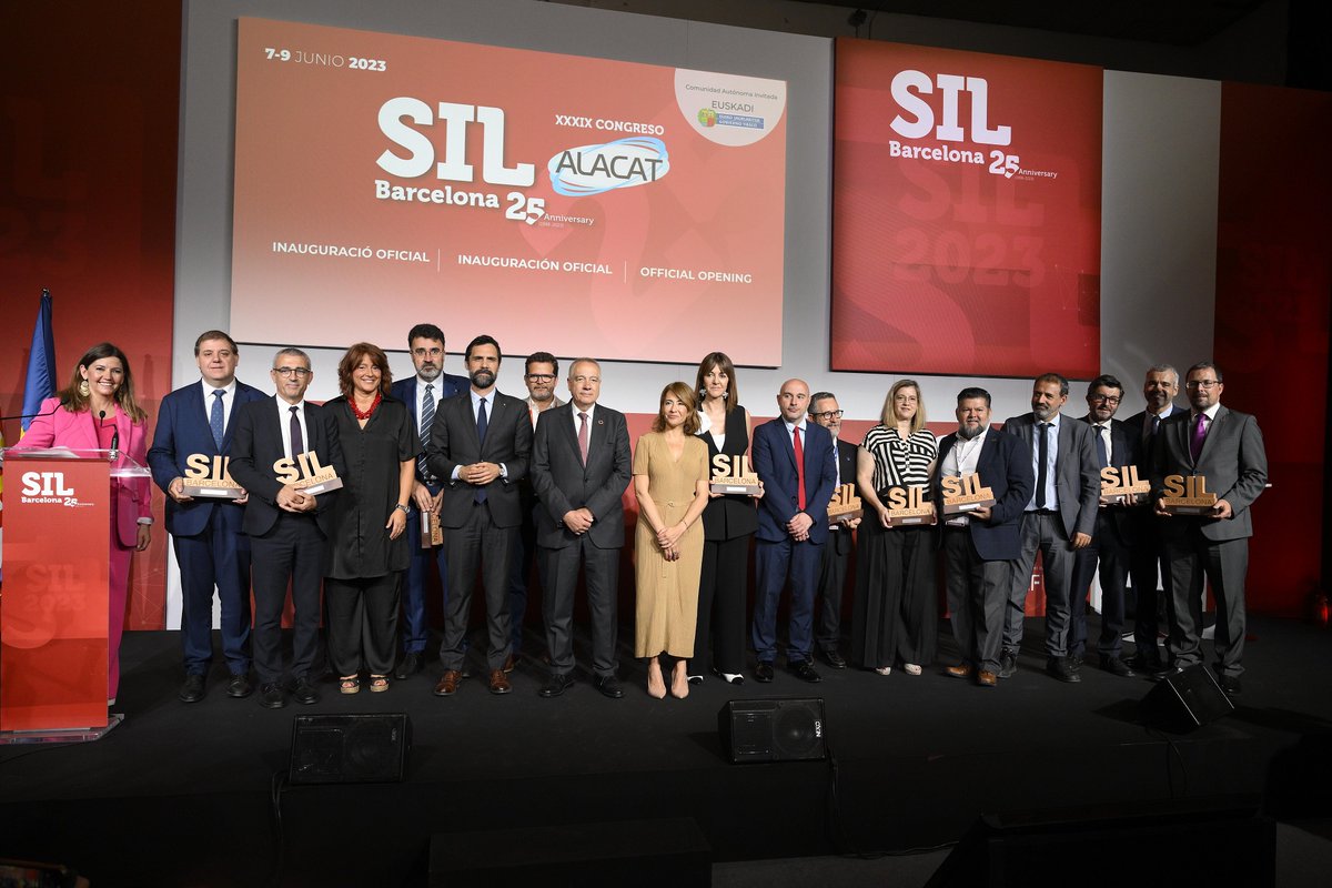 transportesgob's tweet image. En la jornada, la ministra @raquelsjimenez ha entregado los reconocimientos a empresas públicas, algunas del grupo @mitmagob. Entre ellas:

🏆 Álvaro Rodríguez, @PuertosEstado
🏆Mª Luisa Domínguez, @Adif_es
🏆 Raül Blanco, @Renfe
🏆Maurici Lucena, @aena
🏆 Fidel Vázquez, @Sepes