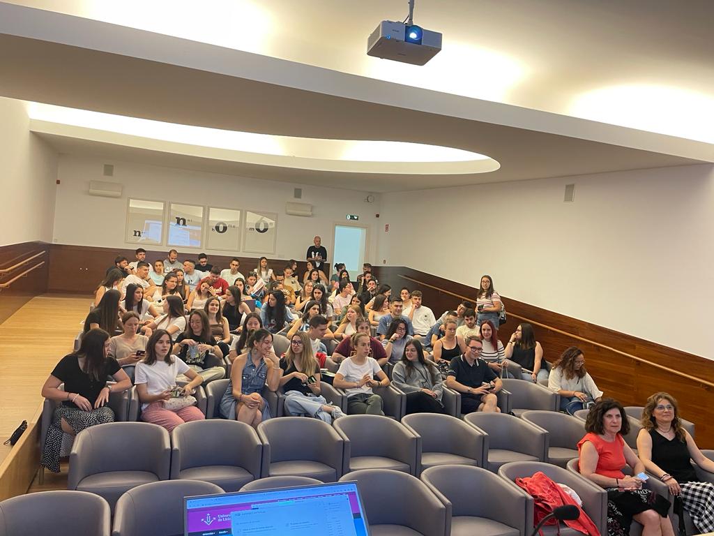 FEPTS_UdL's tweet image. Imatges de la jornada #orientaciólaboral i #formaciócontinua per als graus d&apos;#educacióinfantil i #educacióprimària