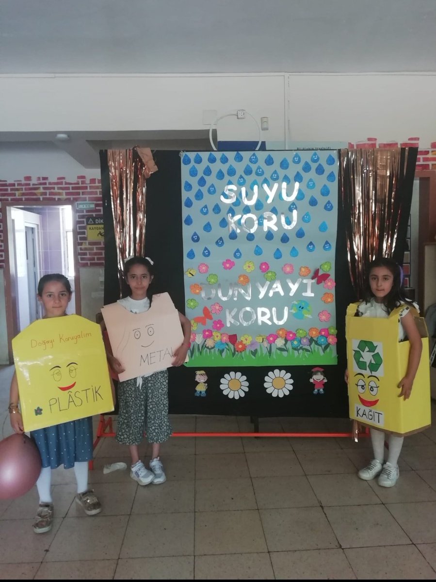 A758339's tweet photo. Türkiye Çevre Haftası" kapsamında okulumuzun tüm paydaşlarının emekleri ile hazırlanan "Sıfır atık anlayışına uygun daha temiz ve daha yeşil bir yaşam farkındalığı"  sergimizin renkli kesitlerinden https://t.co/lmH7Ng5wU2