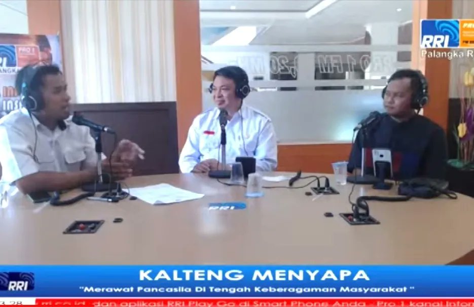 KALTENG MENYAPA, <a href="/rripro1pky/">PRO 1 RRI Palangka Raya</a>
Menjadi bagian dr upaya meningkatkan pengetahuan, pemahaman &amp; implementasi nilai2 kebangsaan yg bersumber dr Pancasila dlm kehidupan bermansyarakat, berbangsa &amp; bernegara. Smg bermanfaat bg masyarakat di Prov. Kalteng