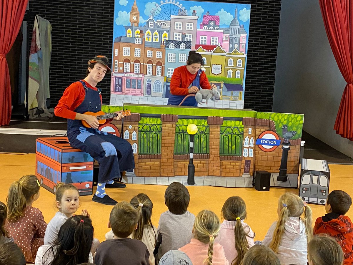 ipaproductions_'s tweet image. Aquest curs The Rat’s Tale ha estat tot un èxit 🤩 Ja estem preparant el curs vinent i ja tenim les reserves obertes!