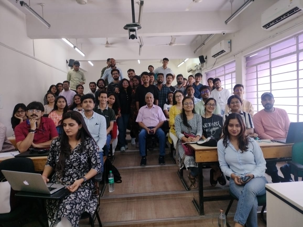 IIMC_India's tweet photo. A workshop on #DocumentaryMaking was organised for EJ students. The workshop was led by Sh. Pankaj Sharma from @FTIIOfficial, who shared various production methods &amp; techniques while outlining the skills required to tell stories through documentary filmmaking.

@SurbhiDahiyaEJ https://t.co/oHmLkV52X2
