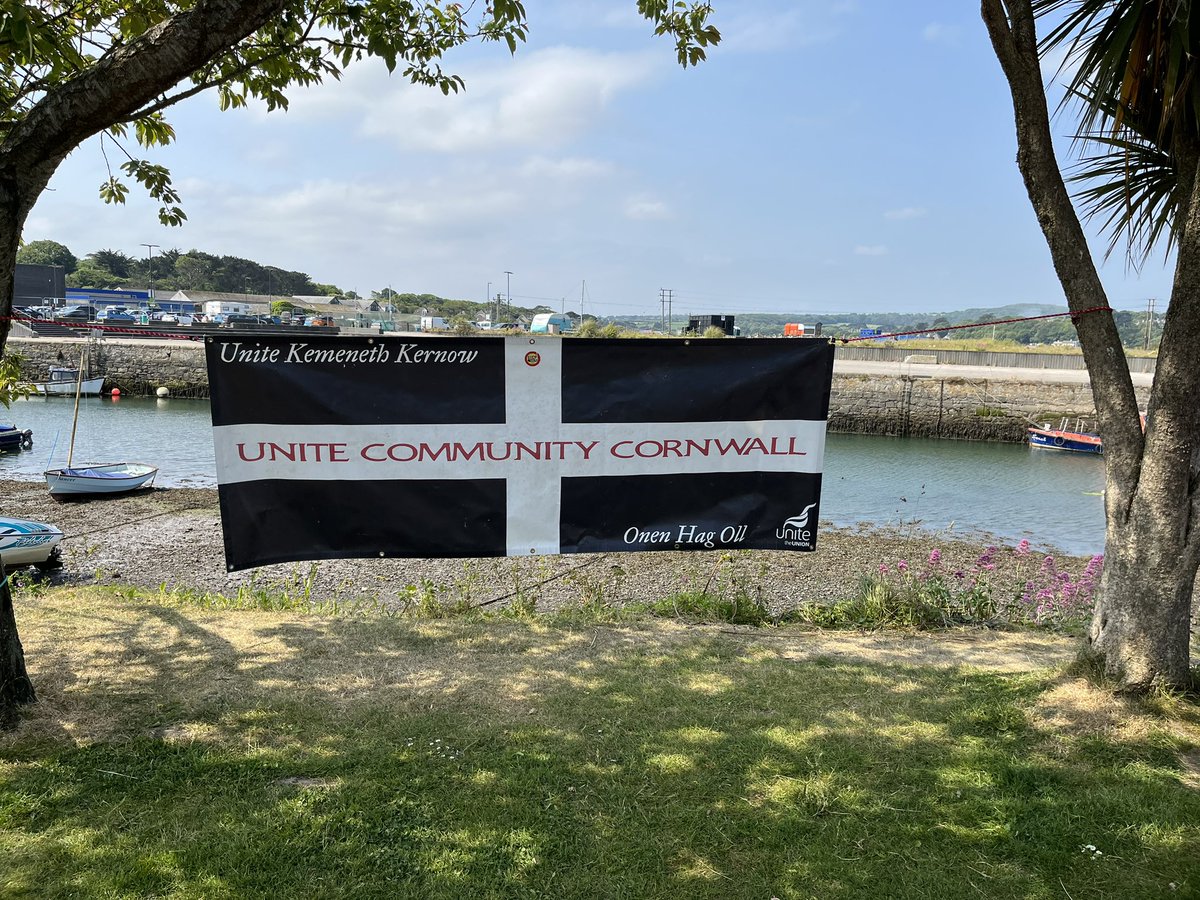 sparksyred's tweet photo. @UniteSharon @MaenKarne Solidarity to Maen Karne workers here in #Hayle https://t.co/ydKMy94lpL