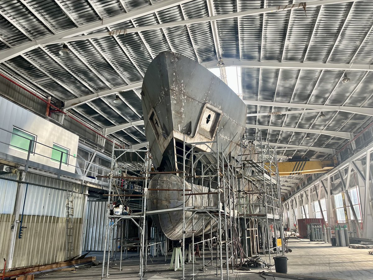 althaus_yachts's tweet photo. This week Althaus team visited the @Palumbo shipyard in Savona.

The construction of the CROSSOVER 42 is successfully advancing. The steel hull is scheduled for the end of June, while the aluminum superstructure is completed. Afterwards, the assembly of the two will take place. https://t.co/wD9zXTeBl8